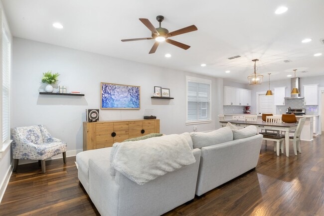 Building Photo - 3 Bedroom Inglewood Home