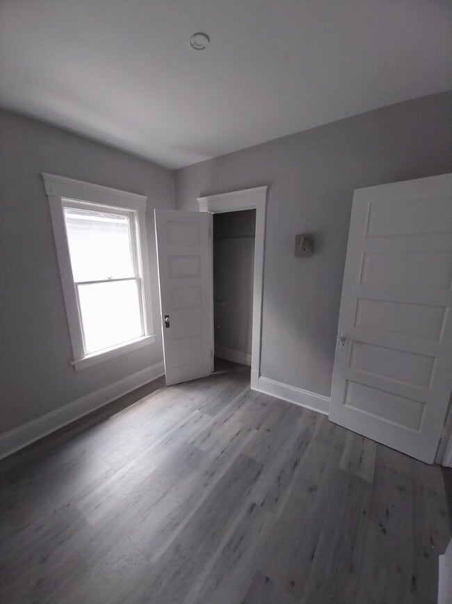 Building Photo - 1285 W 91st St