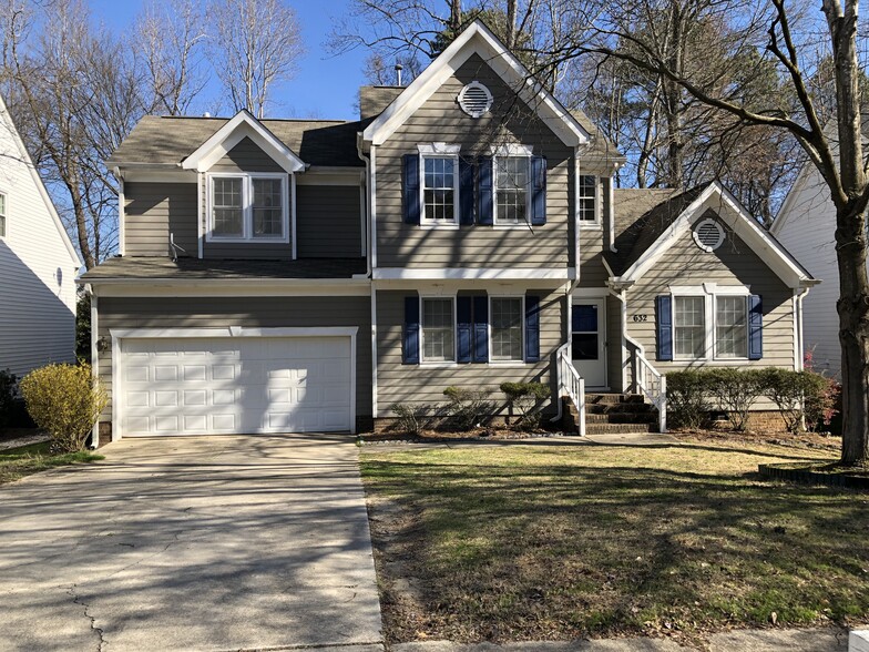 Front - two car garage - 632 Penncross Dr