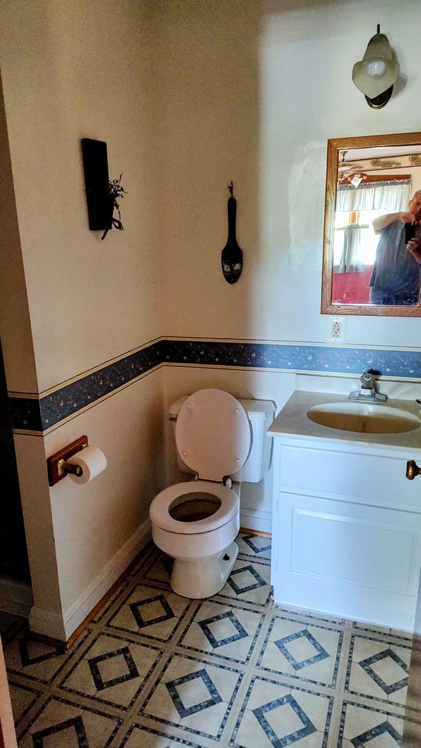 Building Photo - JARRETTSVILLE SINGLE FAMILY HOME ON WORKING FARM