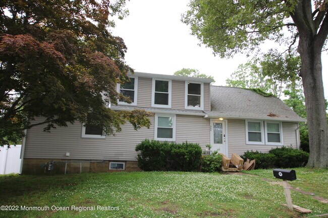 Primary Photo - 142 Delaware Ave