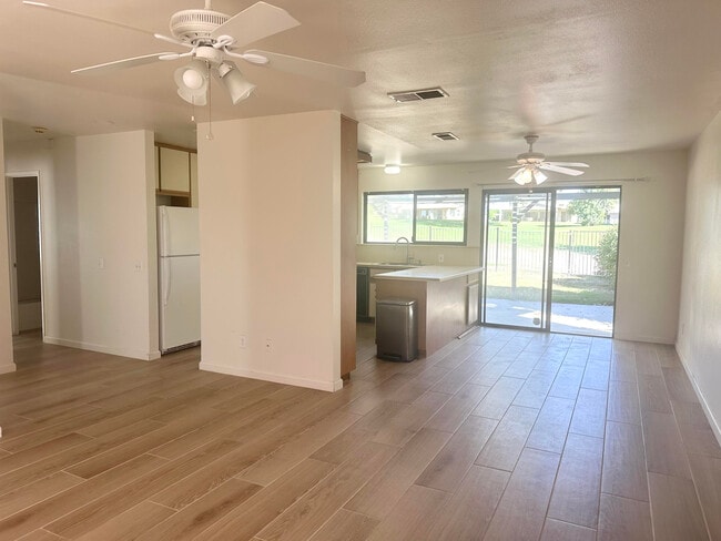 Building Photo - 43548 Virginia Ave