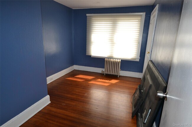 Building Photo - 181 Forrest Ave