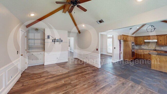 Building Photo - 1217 Babbling Brook Dr