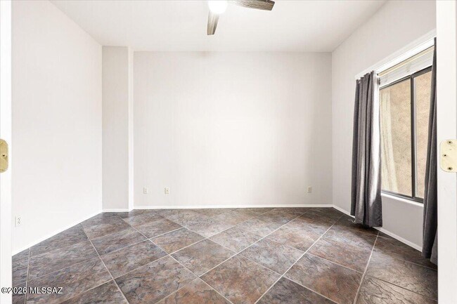 Building Photo - 10961 E Siskin Pl