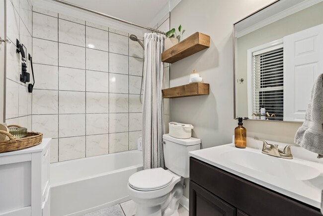 Building Photo - 112 Magnolia Cir