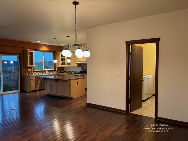 Building Photo - 10801 171st Ave E