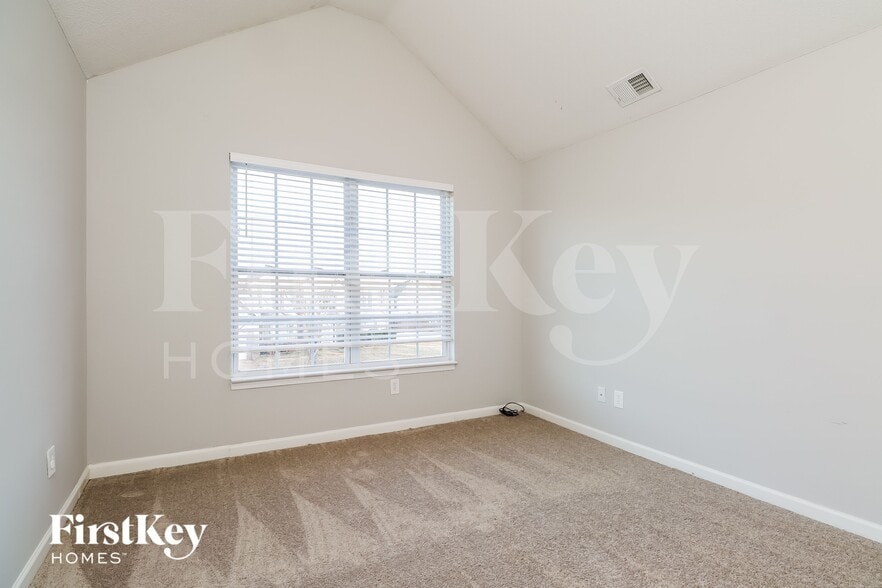 Building Photo - 613 Pipkin Dr