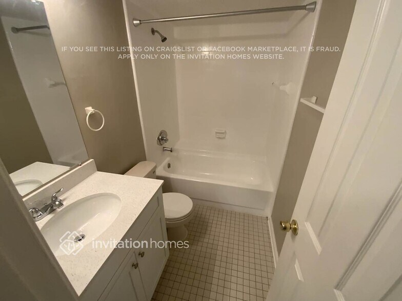 Building Photo - 2171 Aztec Dr W