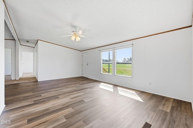 Building Photo - 1385 Live Oak Rd
