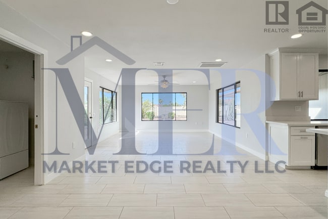 Building Photo - 3Bed/3Bath Home in 55+ Age Restricted Community in Sun City West! Move-In Ready on 06/04/2026! --...