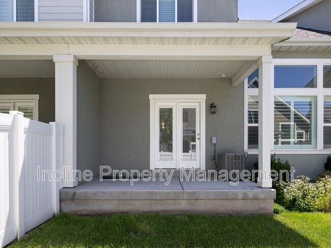 Building Photo - 401 E Corral Creek Dr
