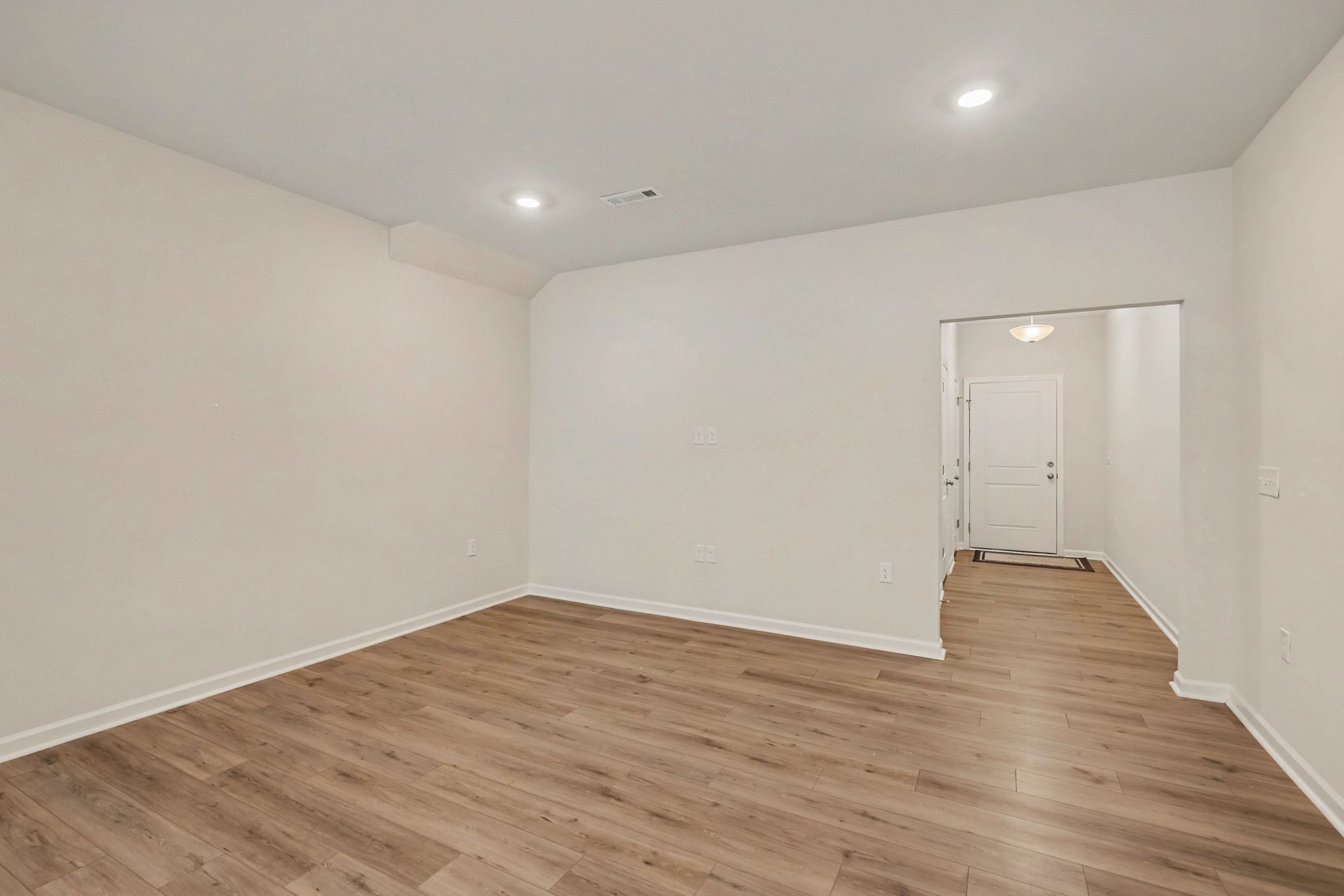 Building Photo - 909 Falls Grove Trl