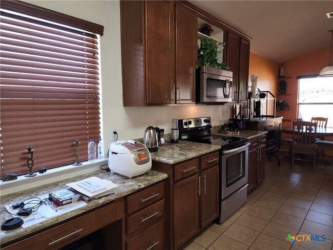 Building Photo - 2602 Red Fern Dr