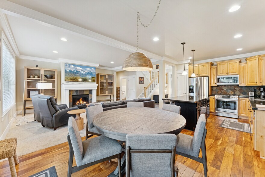 Building Photo - 541 Craftsman Way