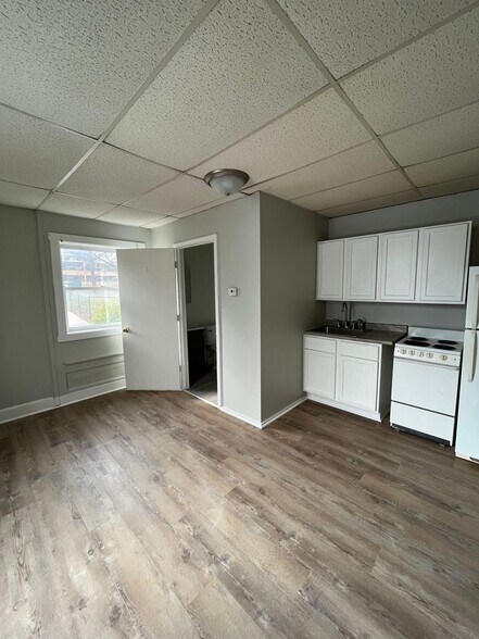 Building Photo - 1222 Columbia St