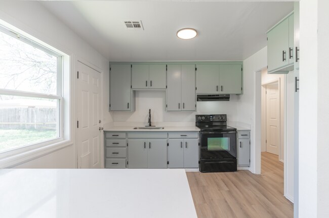 Building Photo - Newly remodeled four bedroom home