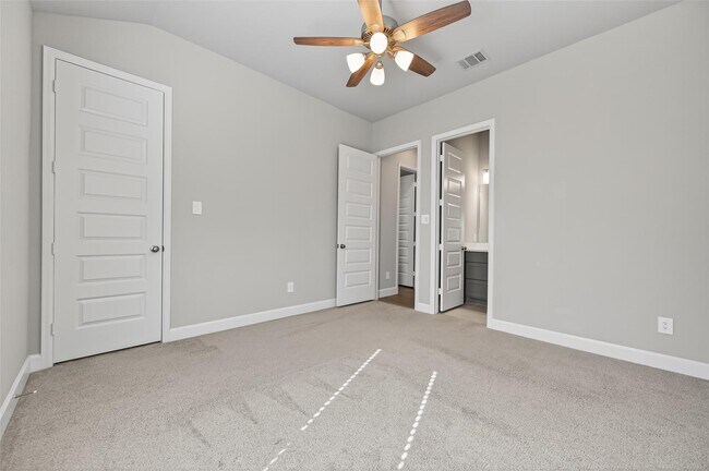 Building Photo - 15330 Legacy Pk Wy