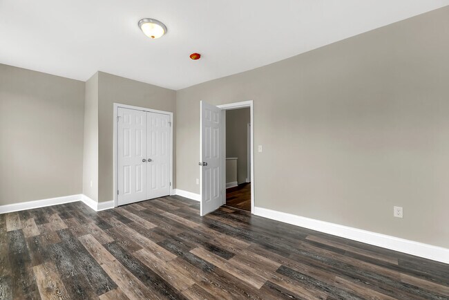 Building Photo - 3 Bedroom Rowhome- West Baltimore City