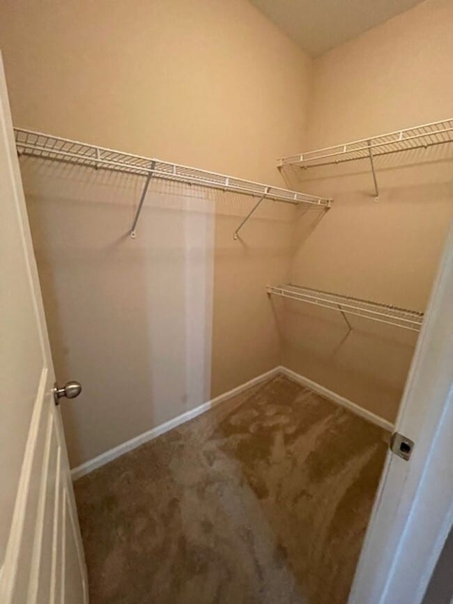 Building Photo - Gardens of Bridgehampton - 1 bed - 1 bath