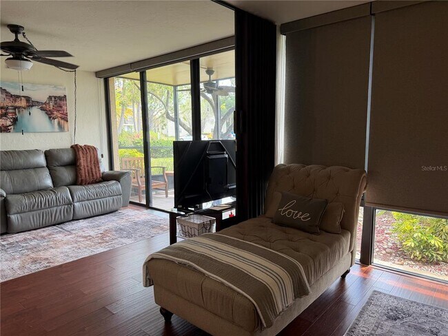 Building Photo - 618 Bird Bay Dr S