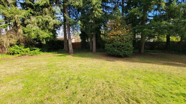 Building Photo - 1510-1512 151ST ST Ct S