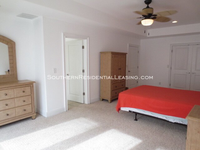 Building Photo - 6059 Valhalla Ave
