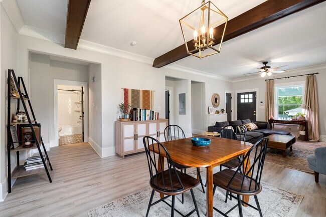 Building Photo - Beautifully Updated 3 Bedroom, 2 Bathroom Home in Prime Durham Location – Move-In Ready!