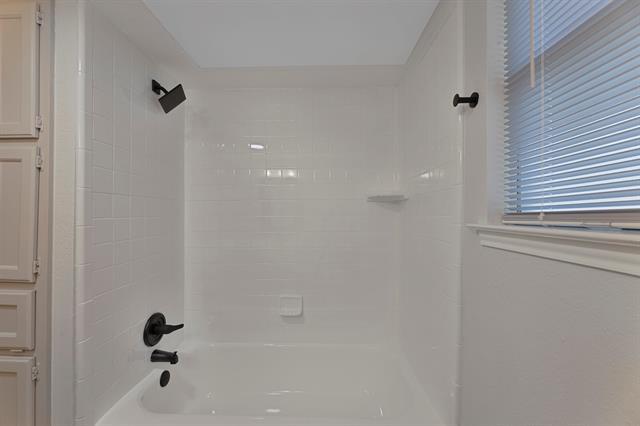 Building Photo - 5002 French Wood Dr