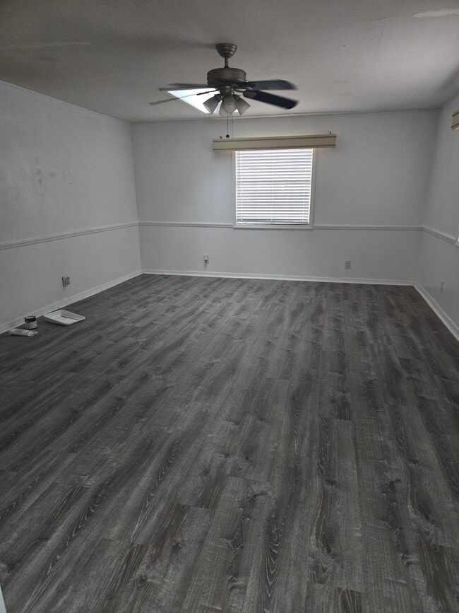 Building Photo - 19106 Sunlake Blvd