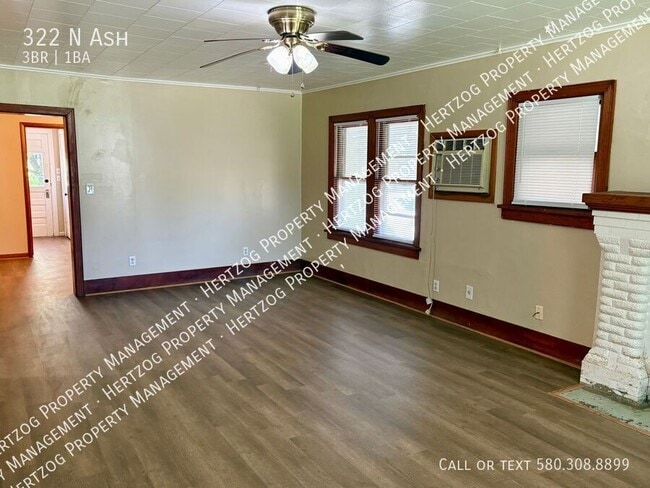 Building Photo - 322 N Ash-