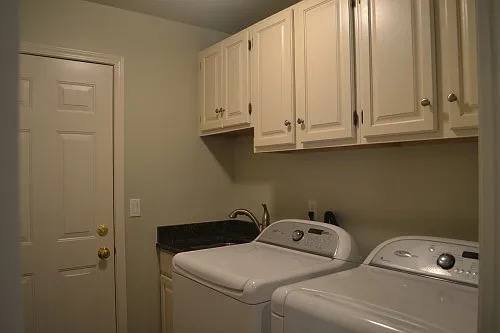 Building Photo - 45430 Nottingham Dr