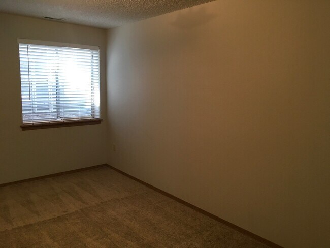 Building Photo - 4249 Hunting Meadows Cir