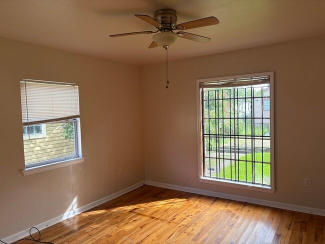 Building Photo - 3620 Clermont Dr