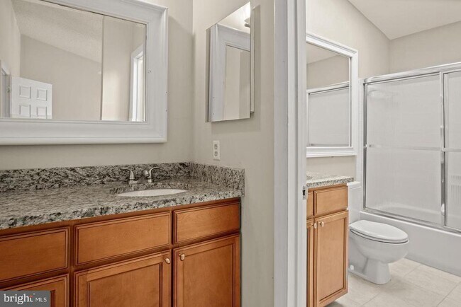 Building Photo - 1602 Oak Spring Way