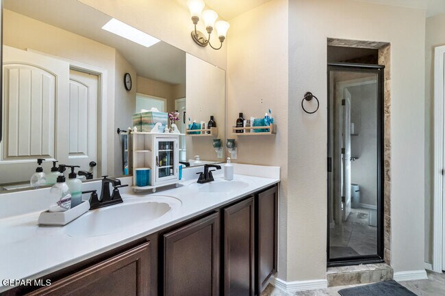 Building Photo - 12581 Blue Heron Dr