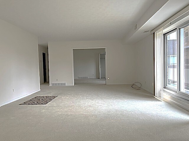 Building Photo - 2202 Acacia Park Dr