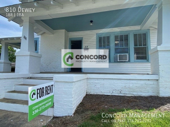 Building Photo - 810 Dewey-