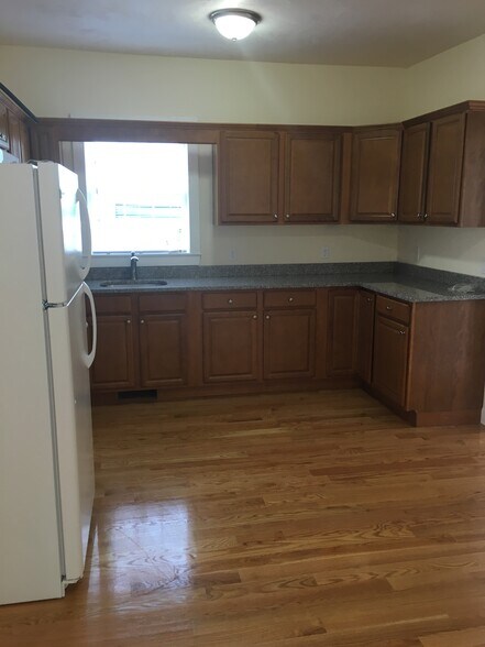 Building Photo - 785-787 Broadway Street