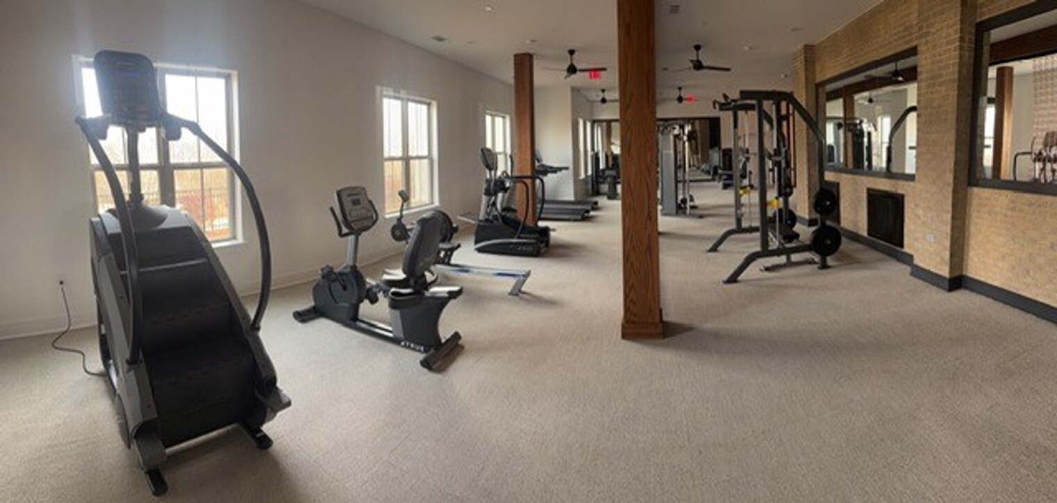 Building Photo - 611 Cooper River Cir