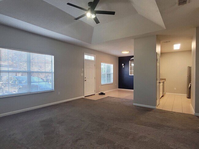 Building Photo - Newly renovated Three Bedroom Townhouse