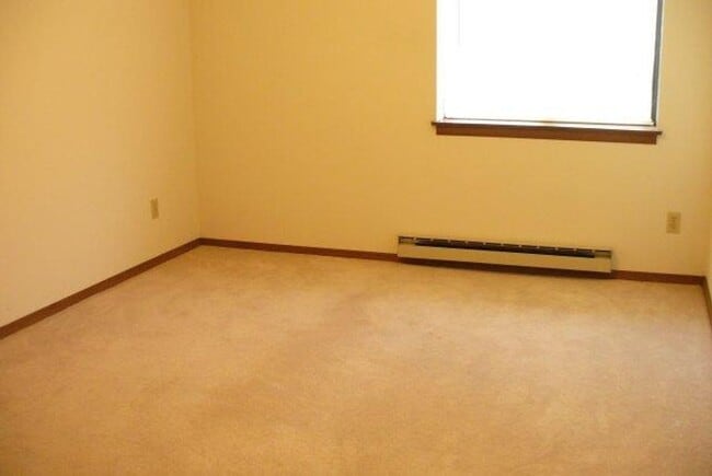 Building Photo - 203 Ski Ct