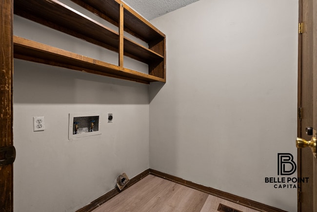 Building Photo - 2401 S 50th St, Fort Smith, AR 72903