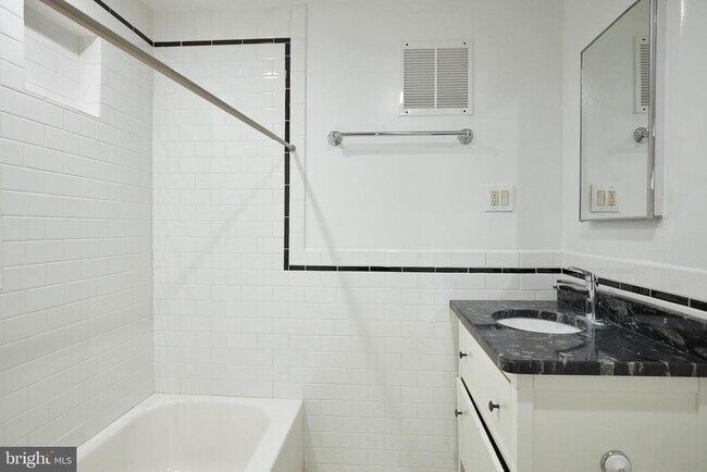 Building Photo - 5306 Albemarle St