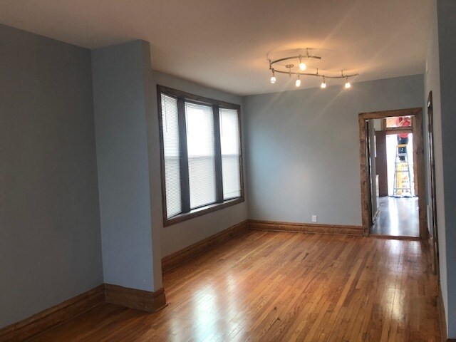 Building Photo - 3713 W Shakespeare Ave