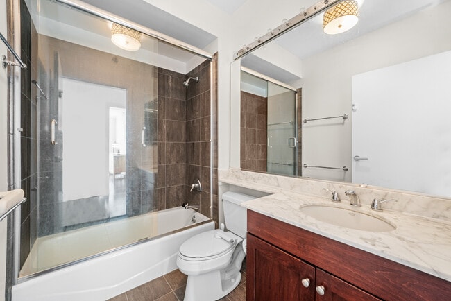 Building Photo - 501 N Clinton St