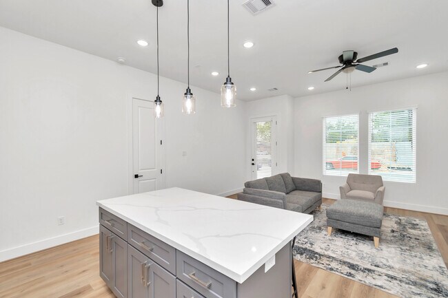 Building Photo - 3613 Rosalie St