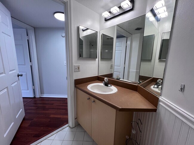 Building Photo - 4041 San Marino Blvd