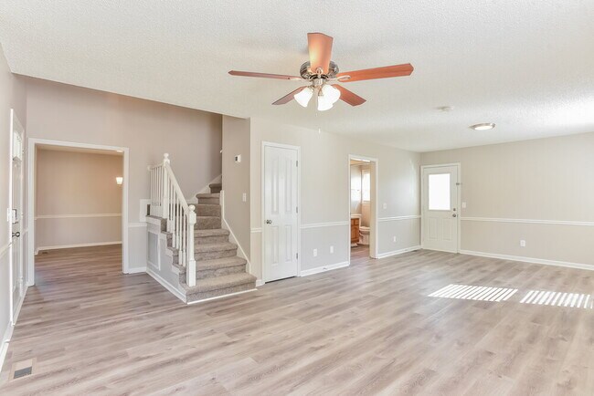 Building Photo - 2303 Riverstone Dr