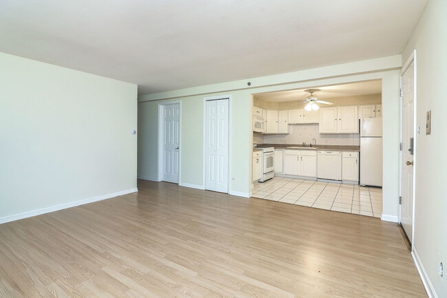 Building Photo - 6708 W 107th St